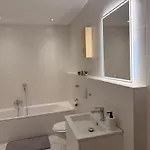 Apartman Ks - 2 Schlafzimmer Mit Einzelbetten Fuer 4-5 Personen *