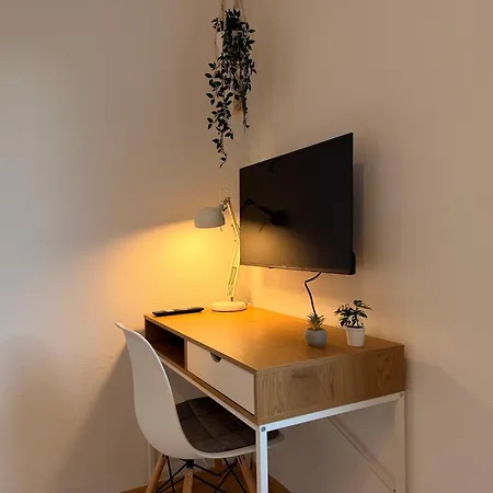 Ks - 2 Schlafzimmer Mit Einzelbetten Für 4-5 Personen