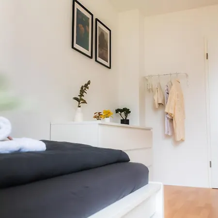 Ks - 2 Schlafzimmer Mit Einzelbetten Fuer 4-5 Personen Bielefeld