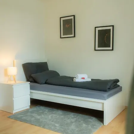 Ks - 2 Schlafzimmer Mit Einzelbetten Fuer 4-5 Personen * Bielefeld